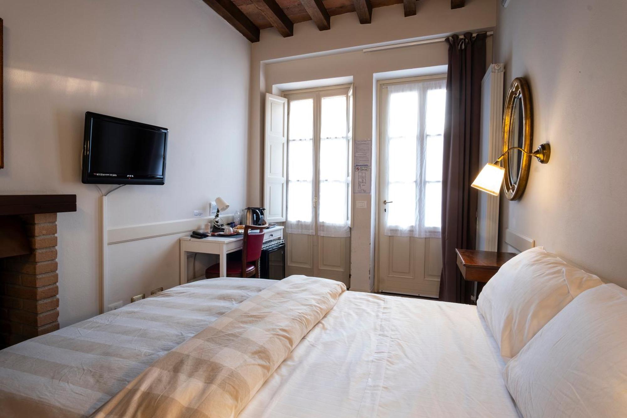 Il Cortiletto Hotel Piacenza Exterior photo