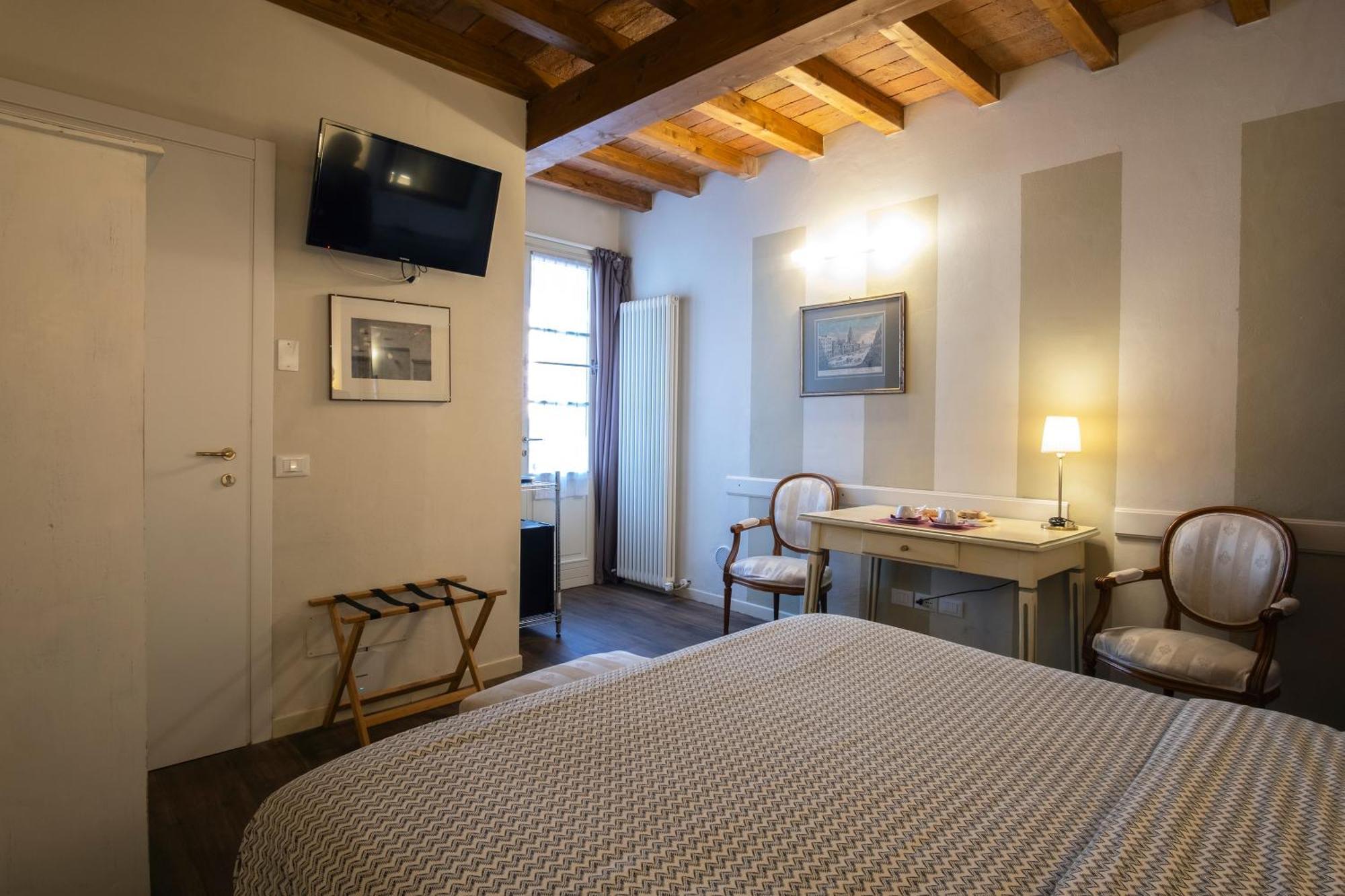 Il Cortiletto Hotel Piacenza Exterior photo